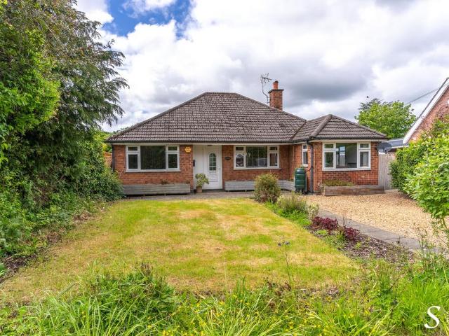 Bungalow for sale in Lach Dennis, Cheshire