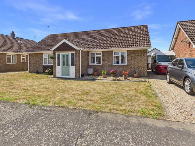 Bungalow for sale in Watlington, Brookville