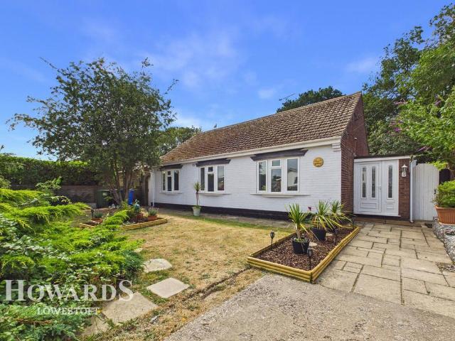 Bungalow for sale in Eastbridge, Suffolk