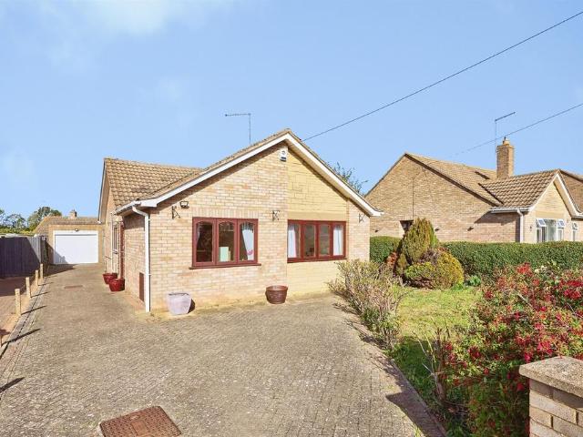 Bungalow for sale in Gunthorpe, Peterborough
