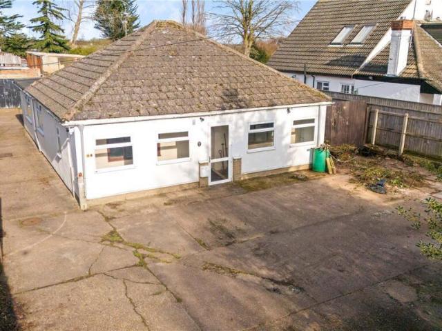 Bungalow for sale in Holton le Clay, Belleau