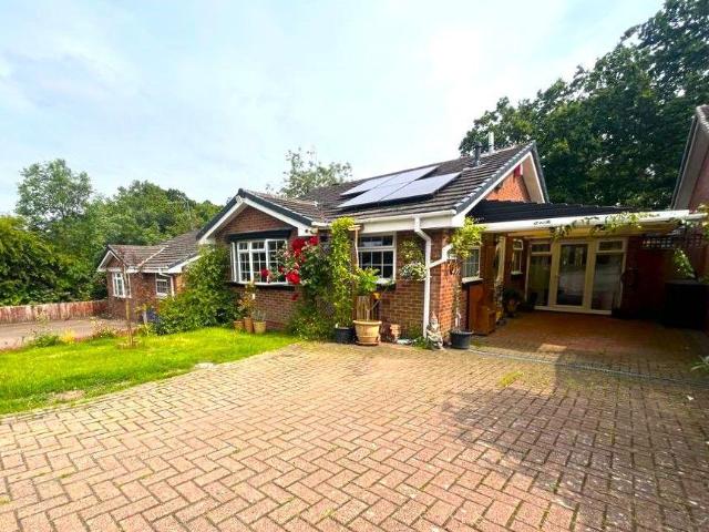 Bungalow for sale in Oakenshaw, Redditch