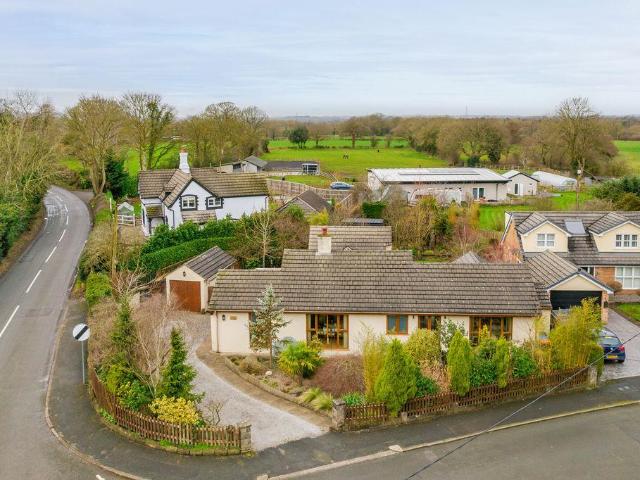 Bungalow for sale in Pinfold Hollows, Cuddington