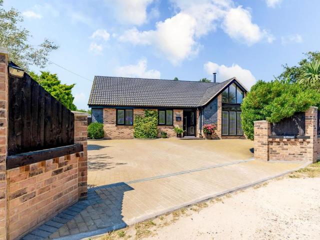 Bungalow for sale in Stokesby, Norfolk