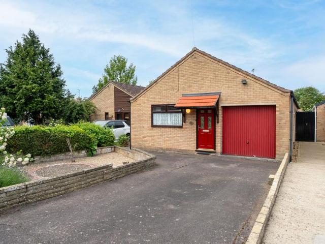 Bungalow for sale in Arbury, Cambridgeshire