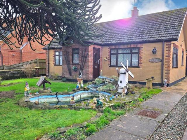 Bungalow for sale in Stokesby, Norfolk
