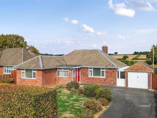 Bungalow for sale in East Oakley, Basingstoke and Deane