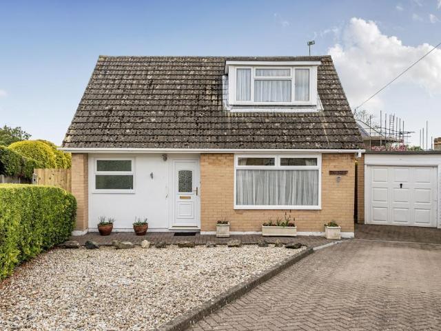 Bungalow for sale in Guilton, Ash