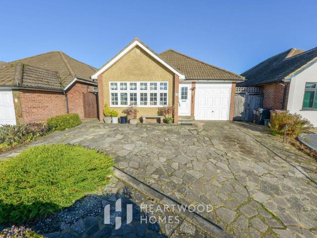 Bungalow for sale in St Albans, Five Acres