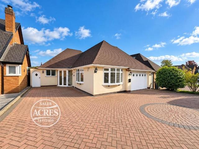 Bungalow for sale in Four Oaks, Birmingham