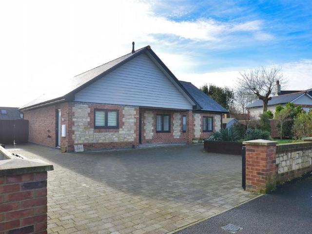 Bungalow for sale in Binstead, Ryde