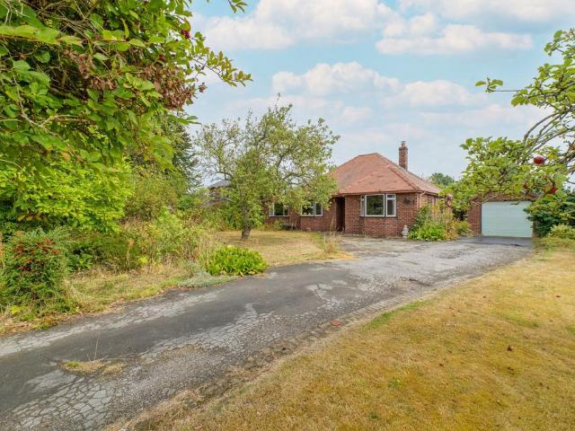 Bungalow for sale in Kingsley, Cheshire