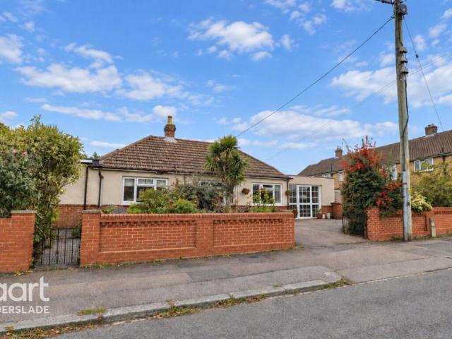 Bungalow for sale in Snodhurst, Chatham