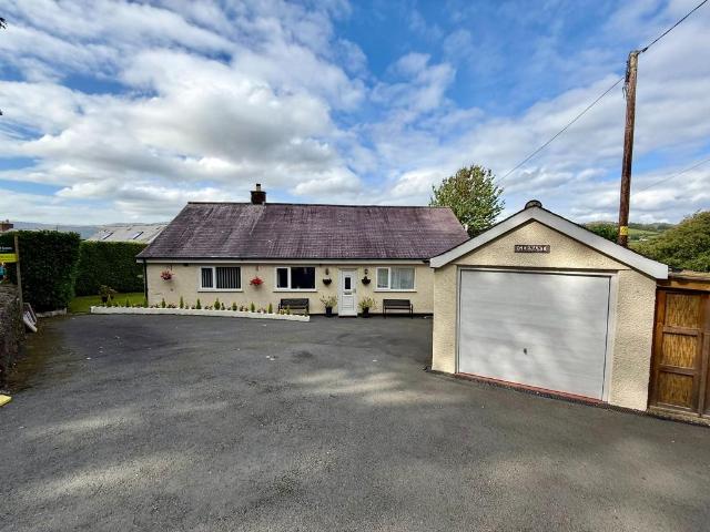 Bungalow for sale in Dolgellau
