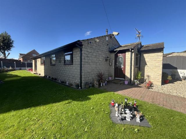 Bungalow for sale in Oakenshaw, Bradford