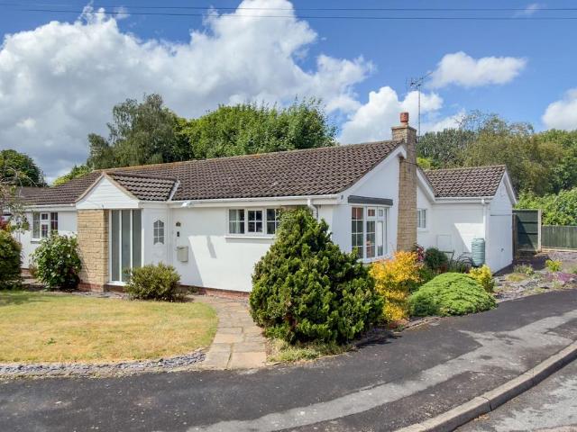 Bungalow for sale in Elmfield, Leicestershire