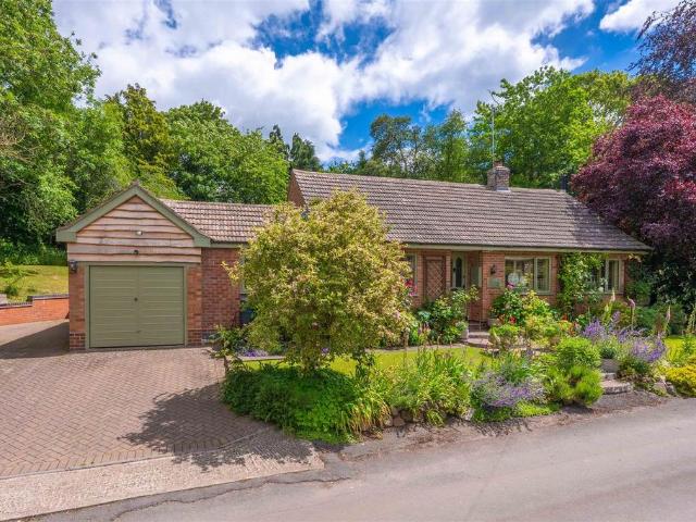 Bungalow for sale in Alderminster, Warwickshire
