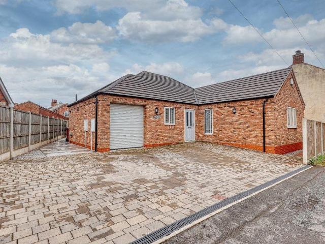 Bungalow for sale in Newbigg, Crowle