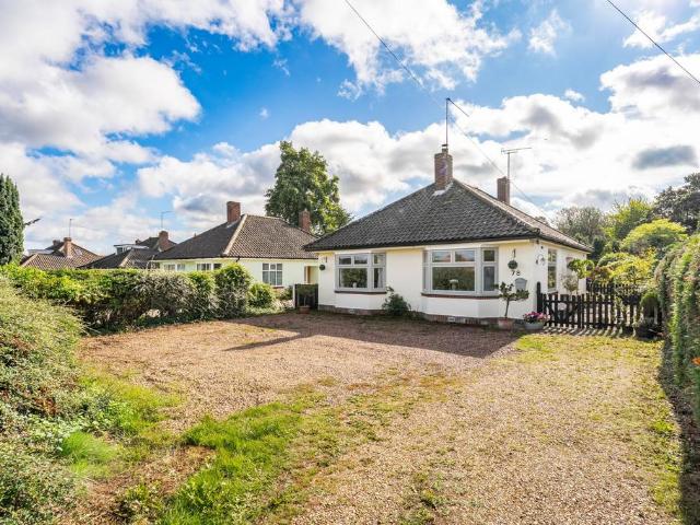 Bungalow for sale in Hoveton, Comers