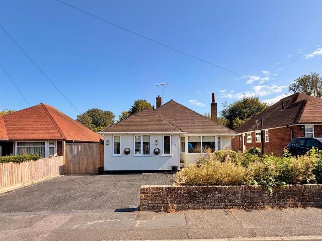 Bungalow for sale in Willingdon, Cross In Hand