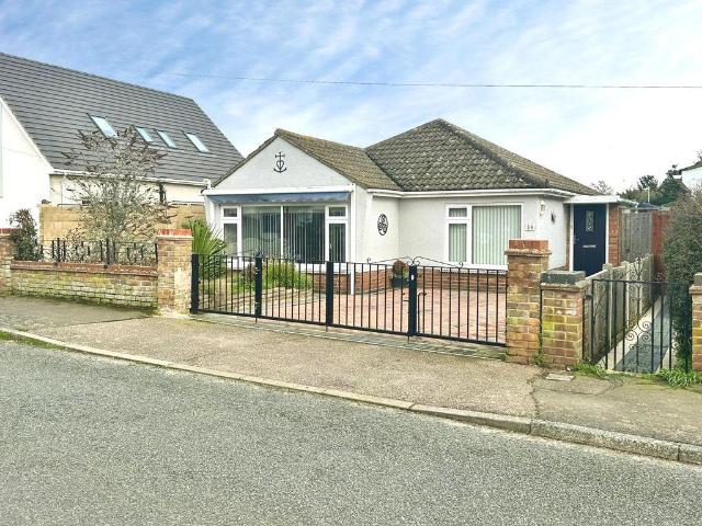 Bungalow for sale in Brightlingsea, Dale Hill