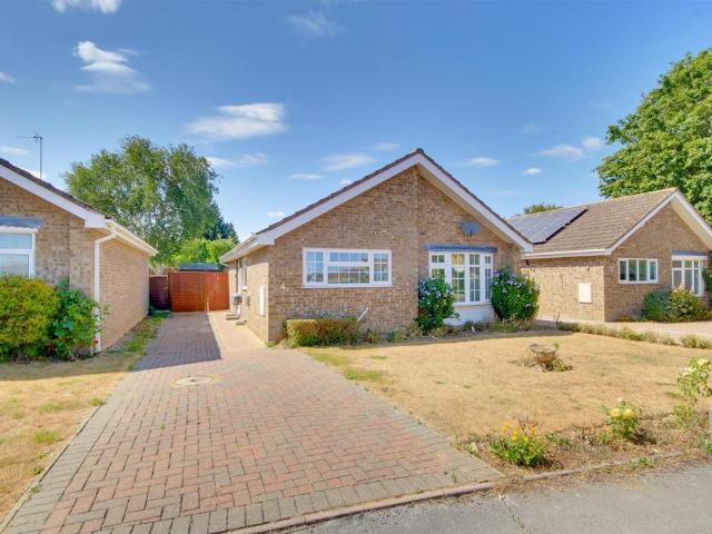 Bungalow for sale in Holywell-cum-Needingworth, Huntingdon