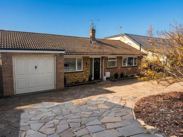 Bungalow for sale in Church End, Totternhoe