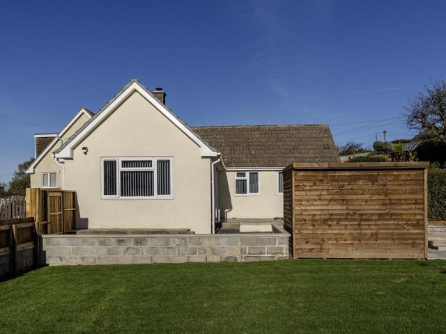Bungalow for sale in Hutton, North Somerset