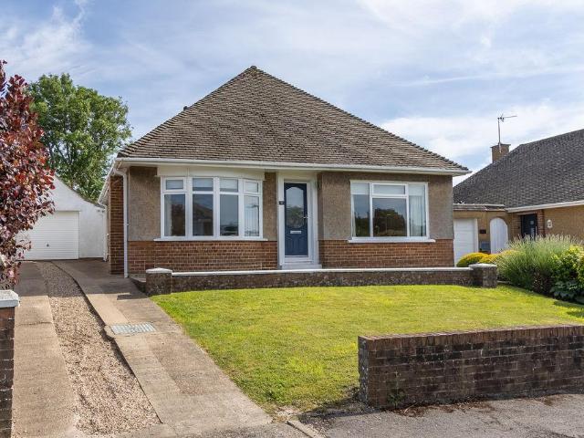 Bungalow for sale in Cosmeston, Penarth