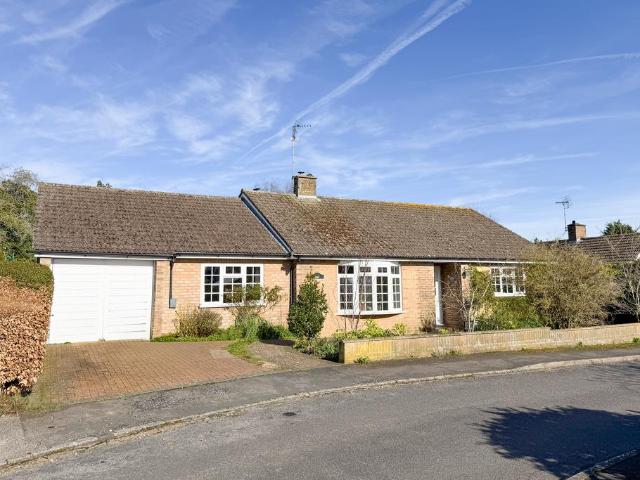 Bungalow for sale in Chearsley, Buckinghamshire