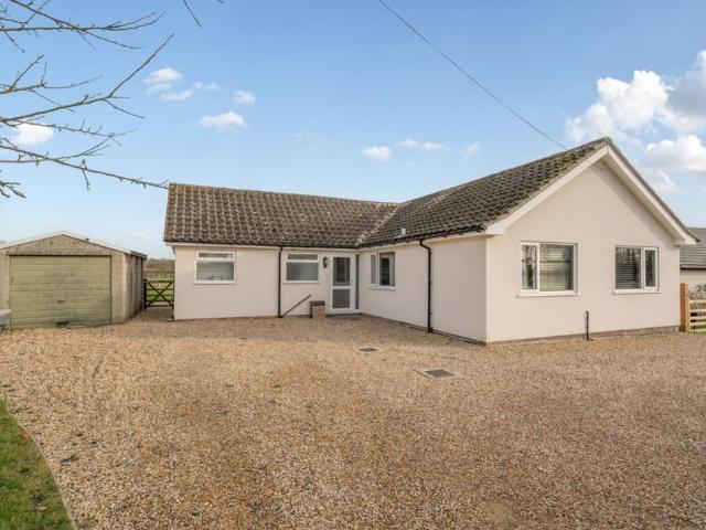Bungalow for sale in Barholm, Lincolnshire