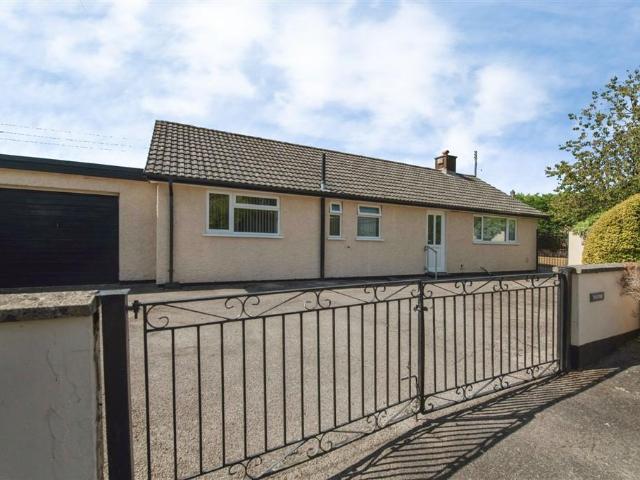 Bungalow for sale in Shillingford, Mid Devon