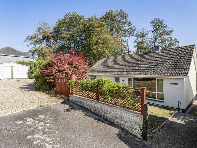 Bungalow for sale in Trelander, Penweathers