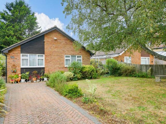 Bungalow for sale in Caddington, Bedfordshire