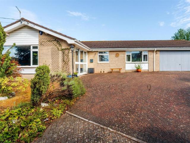 Bungalow for sale in Congresbury, North Somerset