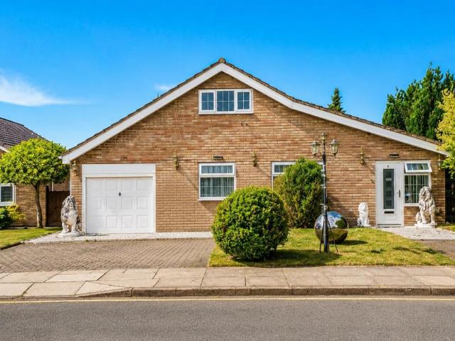 Bungalow for sale in Formby, Sefton