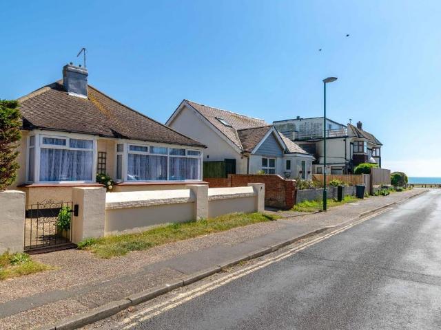 Bungalow for sale in Fishersgate, West Sussex