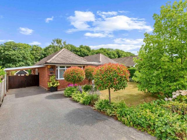 Bungalow for sale in Penn Bottom, Buckinghamshire