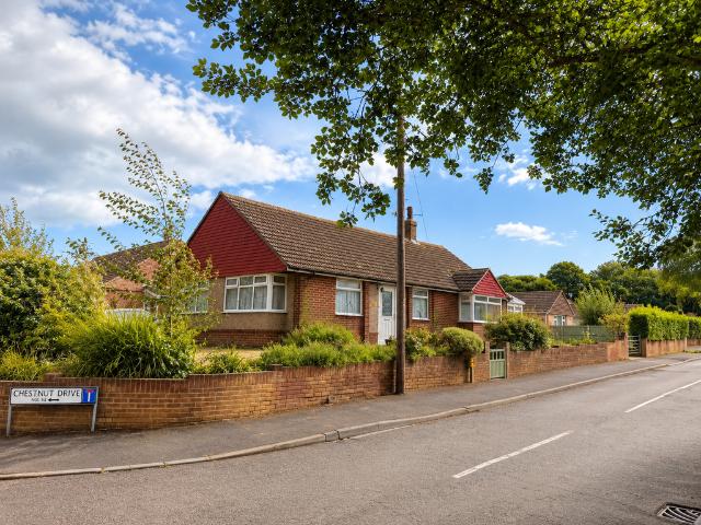 Bungalow for sale in Worth, Ash