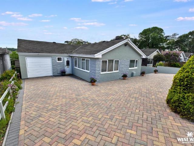 Bungalow for sale in Monkton, Pembroke