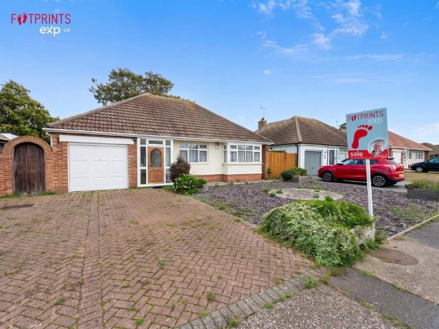 Bungalow for sale in Acol, Kent