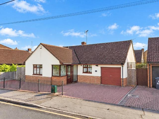 Bungalow for sale in Rayleigh, Rochford