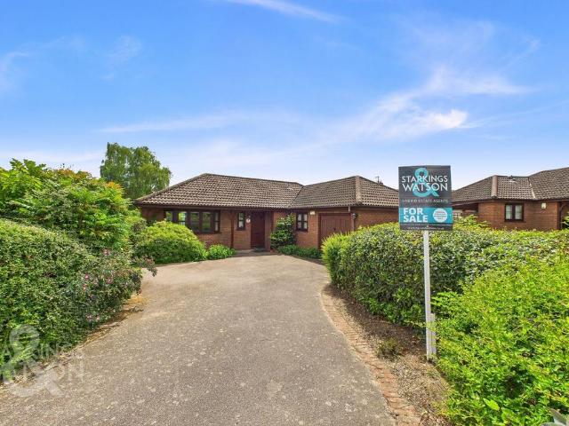 Bungalow for sale in Crostwick, Norfolk