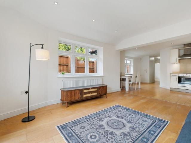 Bungalow for sale in Golders Green, Greater London