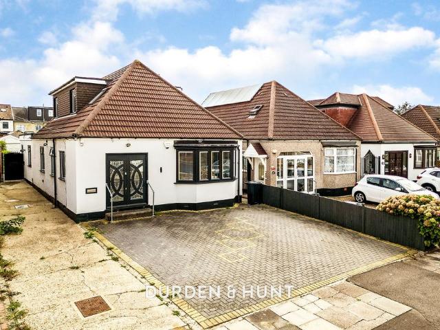 Bungalow for sale in Clayhall, Greater London