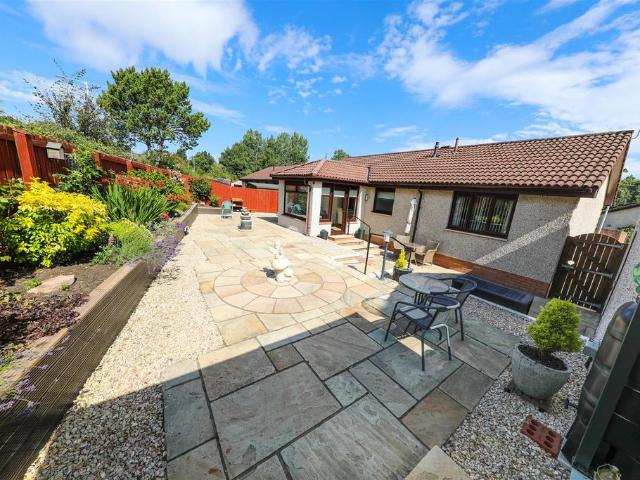 Bungalow for sale in Pitcairn, Caskieberran