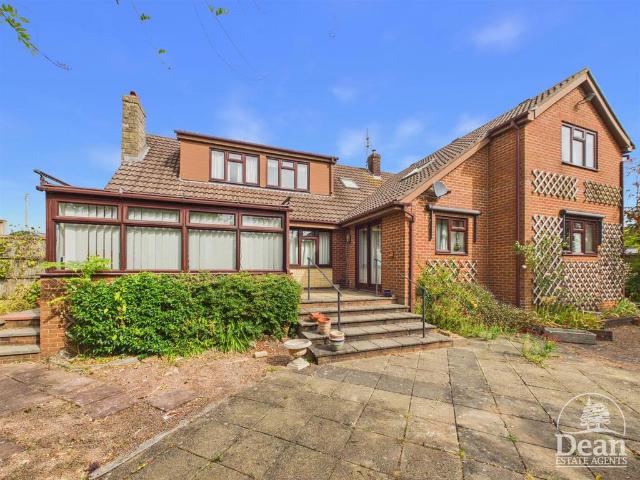 Bungalow for sale in Alvington, Bromsberrow Heath