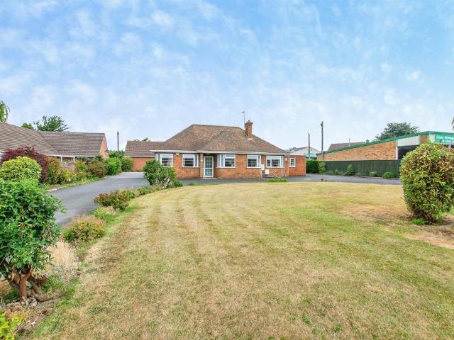 Bungalow for sale in Bladon Estate, Boston