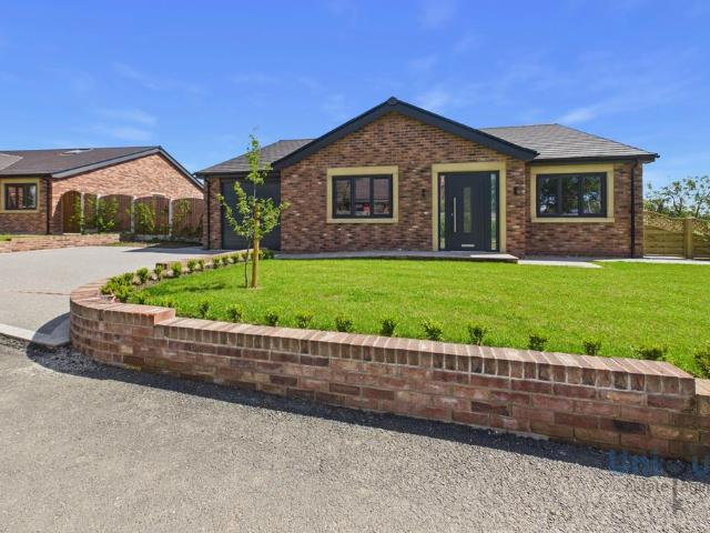 Bungalow for sale in Newton-with-Scales, Lancashire