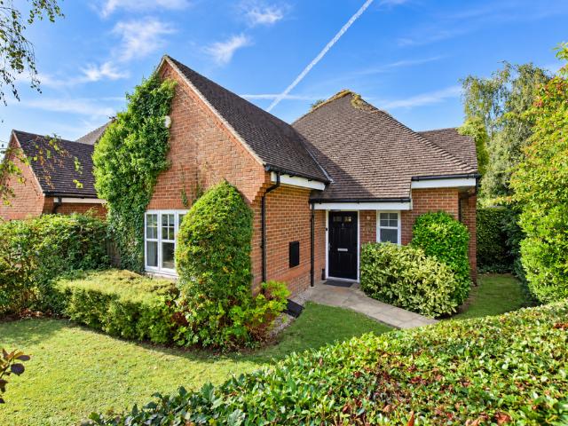 Bungalow for sale in Bushey Heath, Hertfordshire